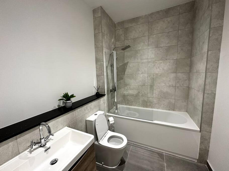 Spacious And Elegant Apartment Μπέρμιγχαμ Εξωτερικό φωτογραφία